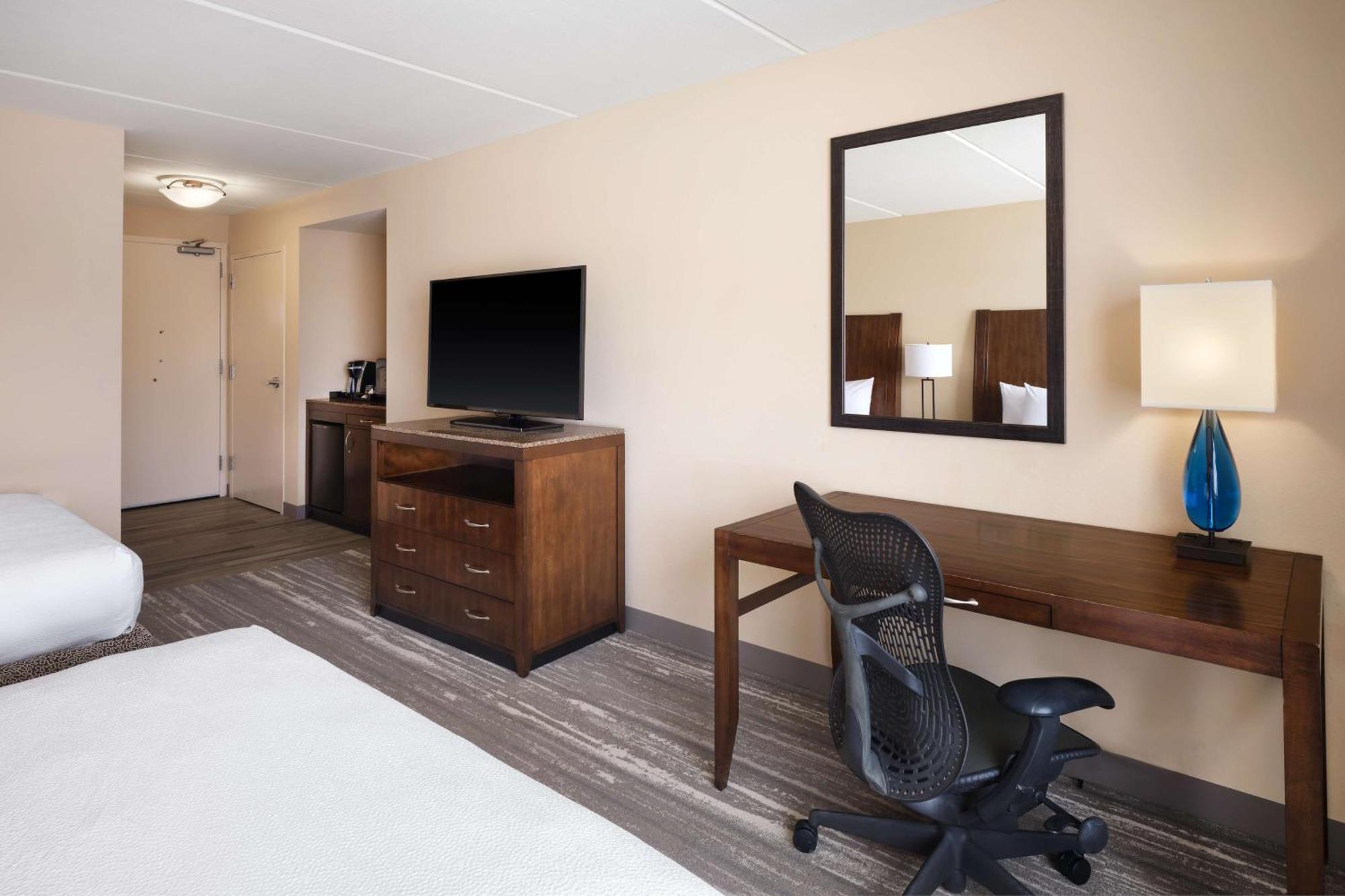 Hilton Garden Inn Houston/Bush Intercontinental Airport Exterior photo