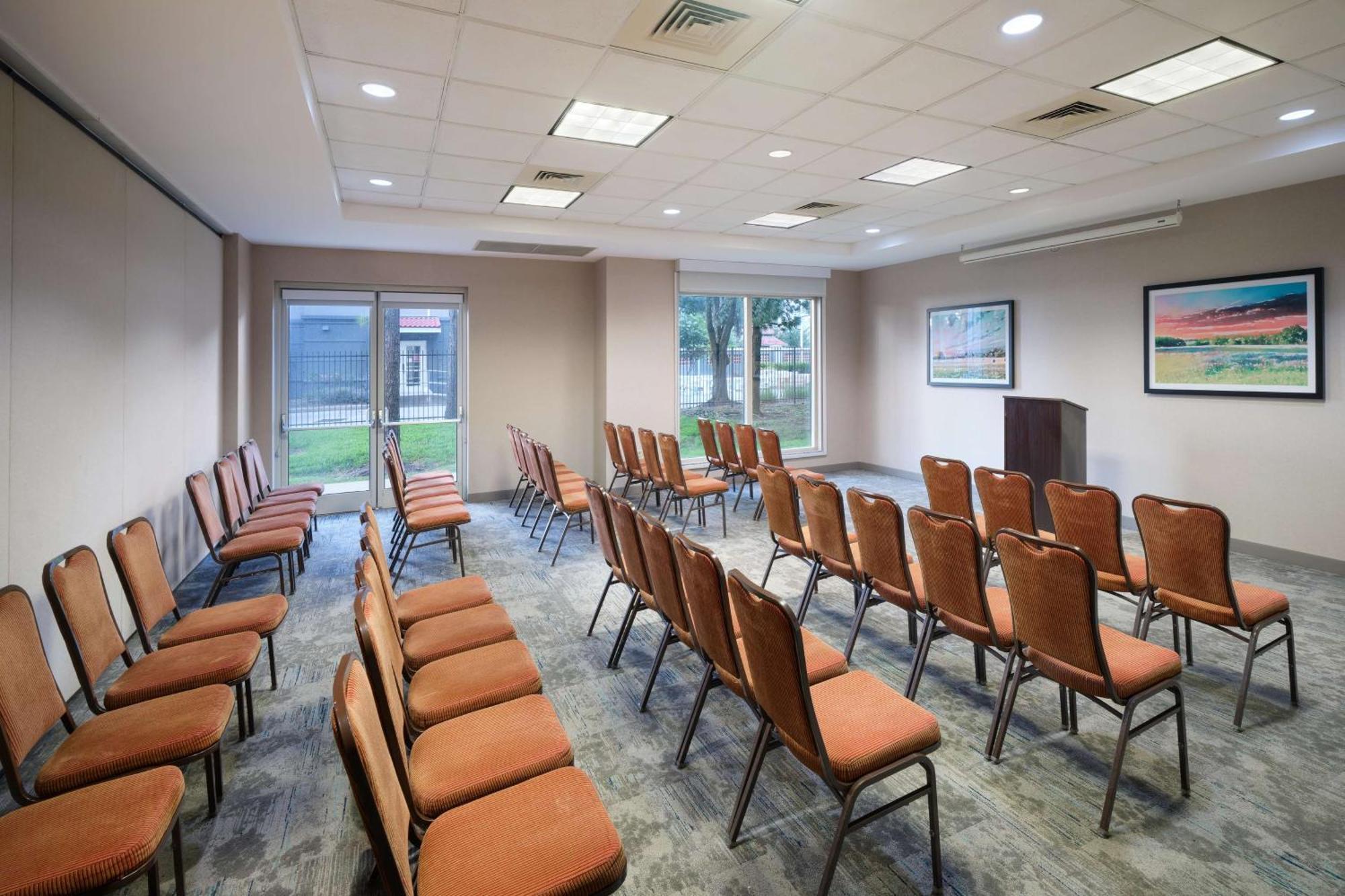 Hilton Garden Inn Houston/Bush Intercontinental Airport Exterior photo